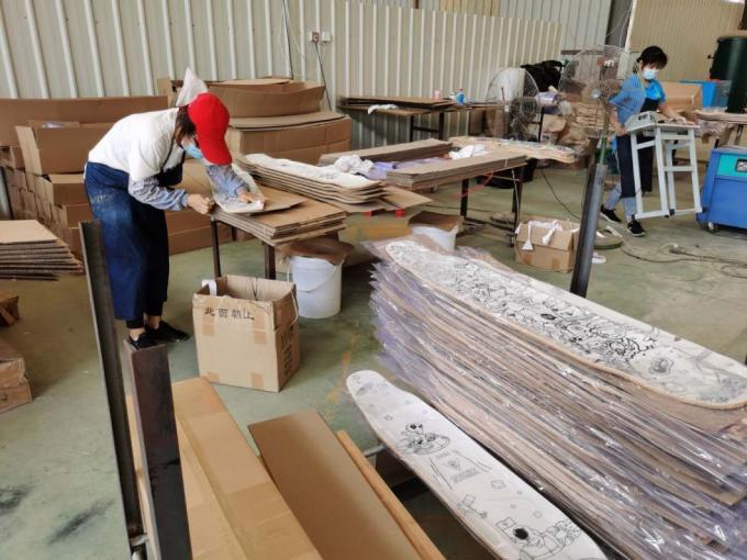 Des plans de planche à roulettes en blanc de forme personnalisée pas cher Canada Maple professionnel 7